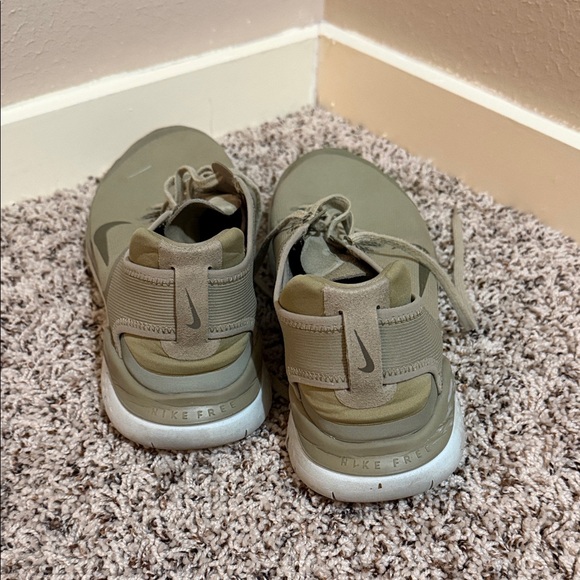 Nike Men's Olive Green Sneakers - Picture 3 of 5